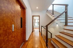 Holland Link (D10), Terrace #503034801